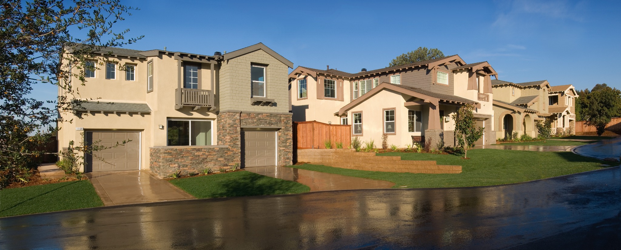 Street view of luxury homes at Bluewater in Encinitas