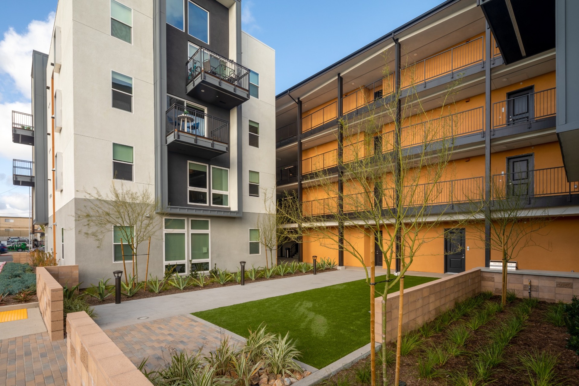 Landscaped courtyard at K Street Apartments